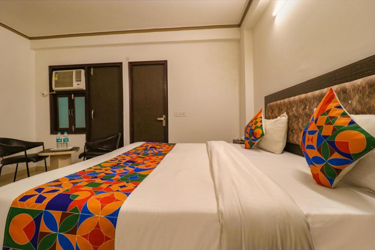 Hotel Fabexpress Dolphin International Near Delhi Airport Neu-Delhi Exterior foto