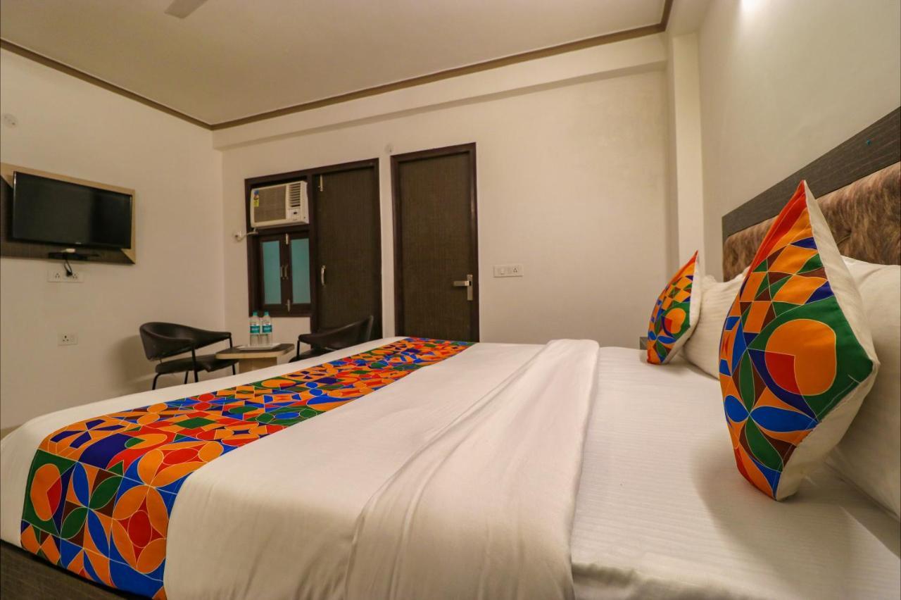 Hotel Fabexpress Dolphin International Near Delhi Airport Neu-Delhi Exterior foto